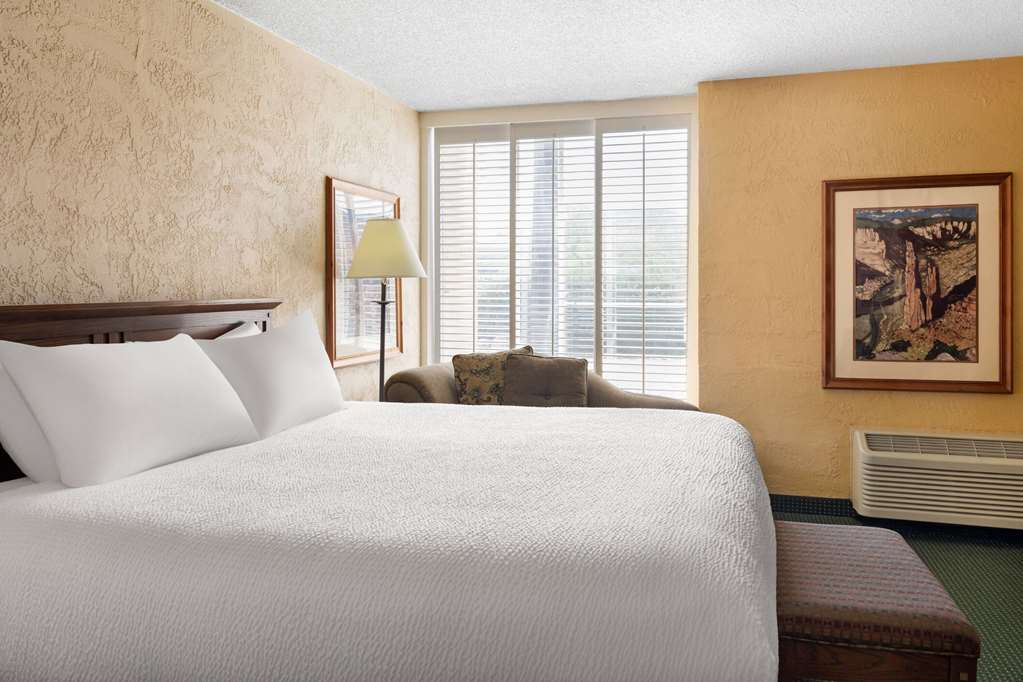 Ramada by Wyndham Tucson - photo 34