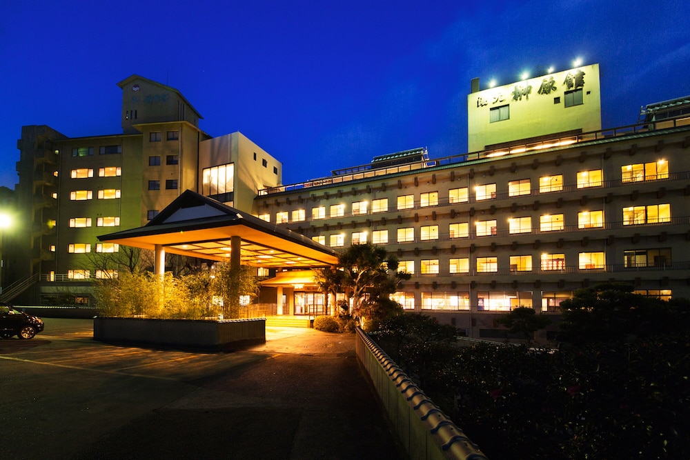 Yumoto Sakakibarakan - carbon neutral hotel in Tsu
