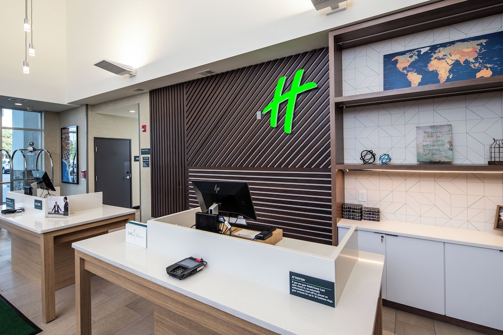 Holiday Inn & Suites Detroit Troy by IHG - photo 57