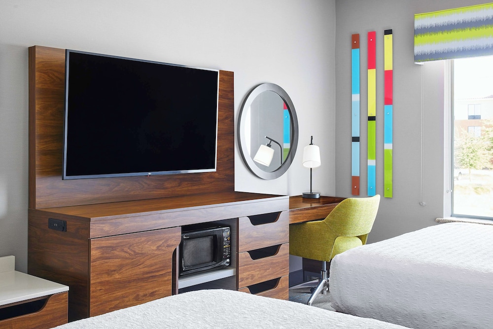 Hampton Inn & Suites Ridgecrest - photo 17