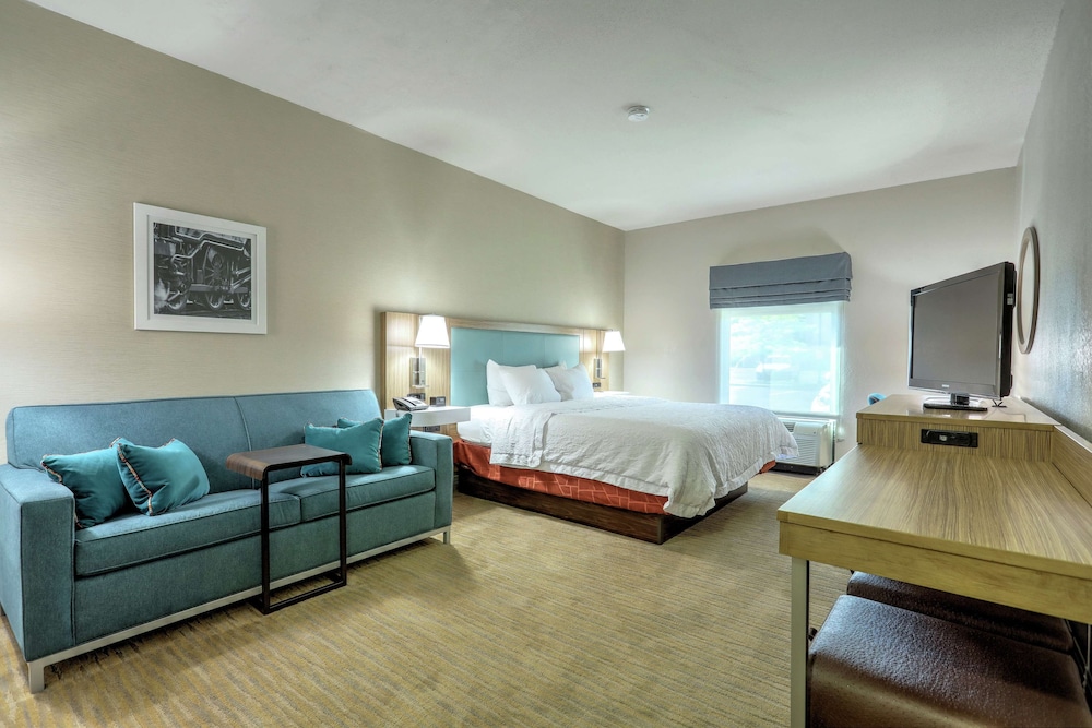 Hampton Inn Batavia - photo 12