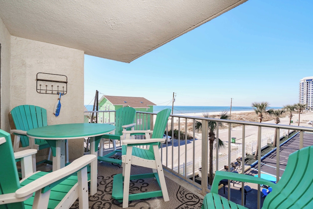 Bethys Beachy Beauty Regency Towers — 4-Star Luxury Hotel in Panama City Beach, United States