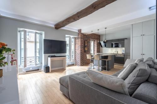 Cosy central place Paris - last minute hotel in Paris
