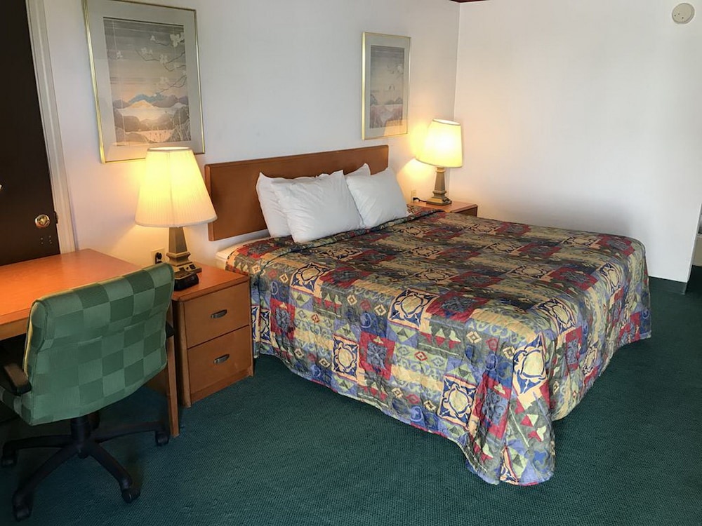 Loyalty Inn Maryville - photo 13