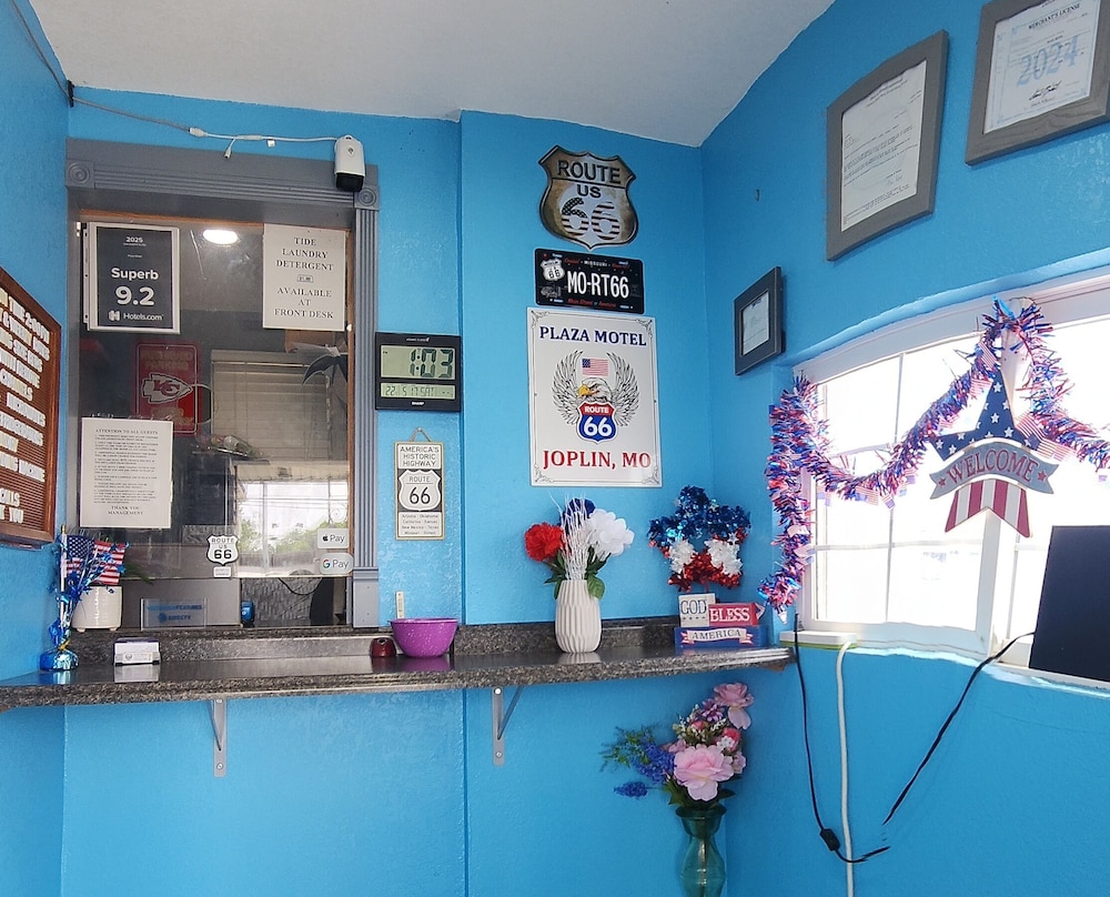 Plaza Motel - photo 4