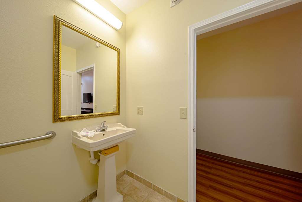 Motel 6 Rhome TX - photo 22