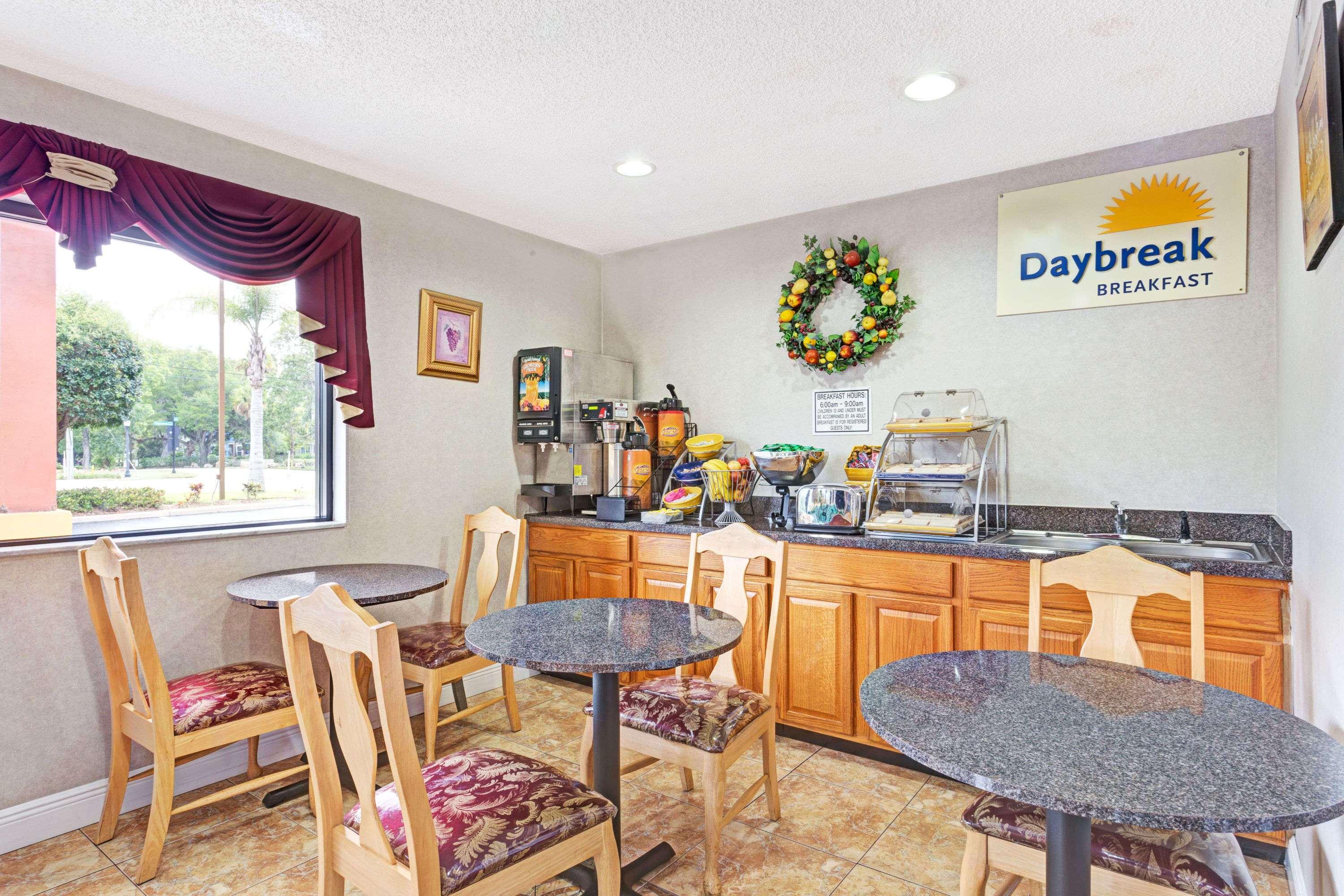 Sunset Inn Daytona Beach - photo 10