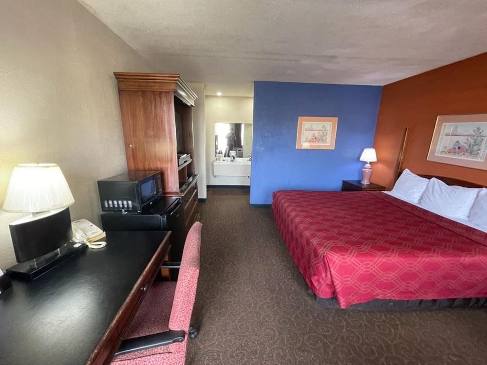 Knights Inn By Capital O Emporia I 35 - photo 11
