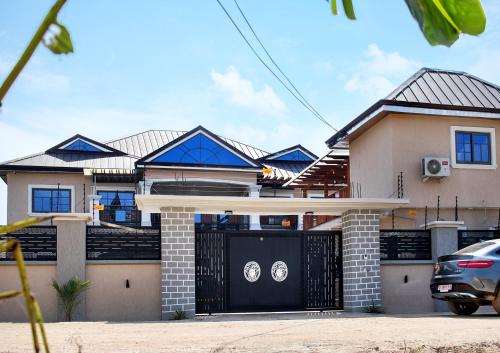 Yussals Studio — Kasoa — photo 2