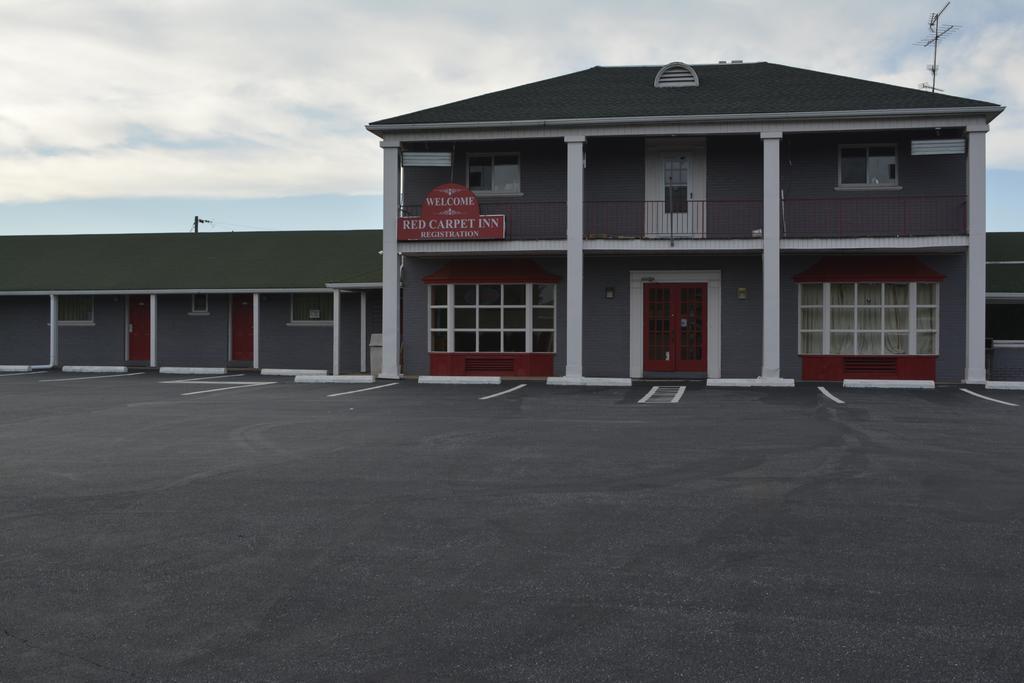 Red Carpet Inn and Suites New Cumberland - photo 3