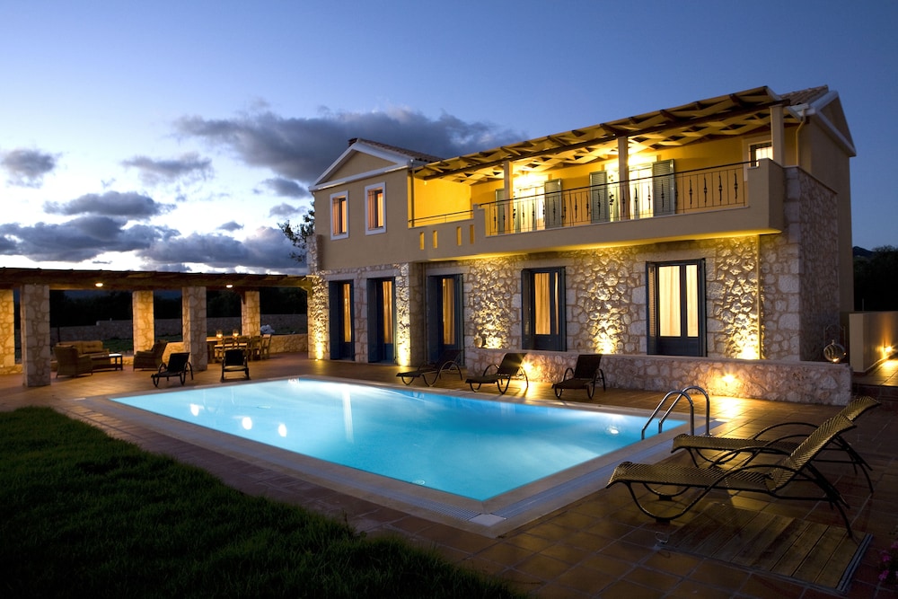Villas Armeno — 4-Star Luxury Hotel in Lefkada, Greece