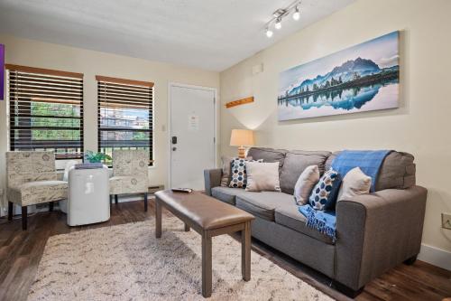 Black Diamond Lodge with Resort Amenities in Eden, United States