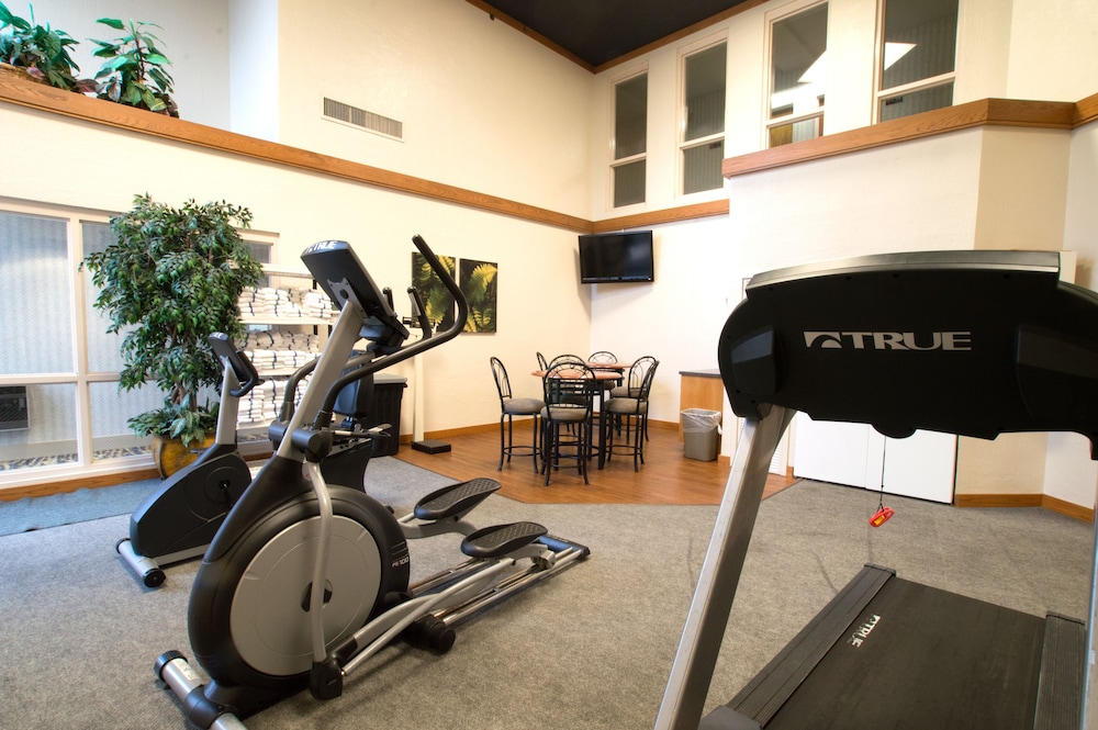 Greenstay Hotel & Suites - photo 30