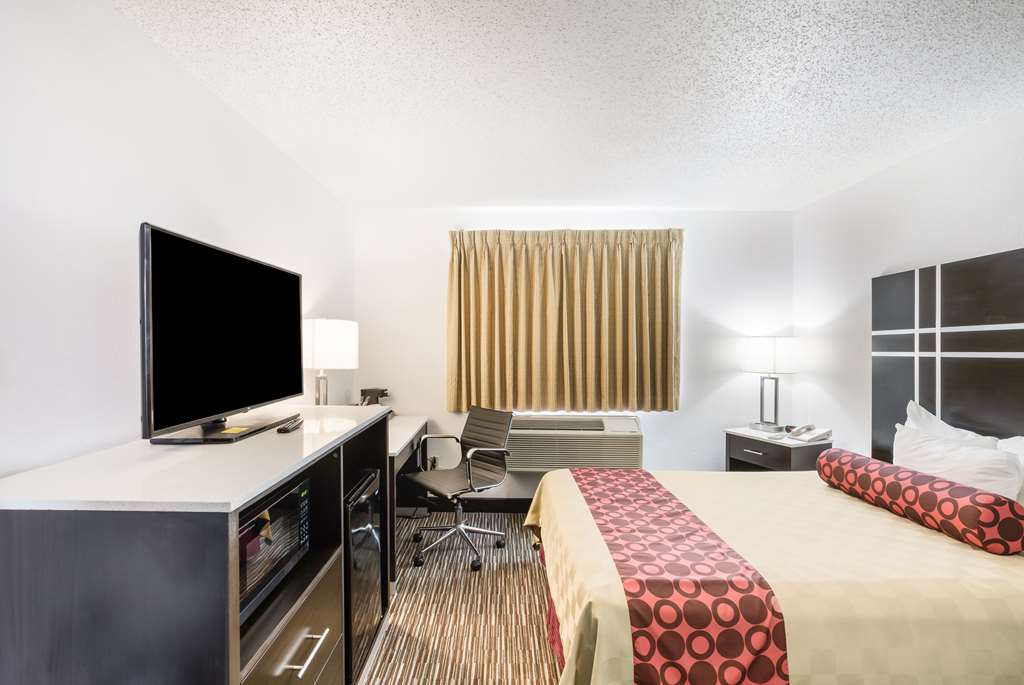 Americas Best Value Inn Charlotte MI - photo 12