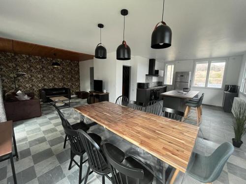 Grand Gîte le Skieur à Besse - carbon neutral hotel in Unknown City