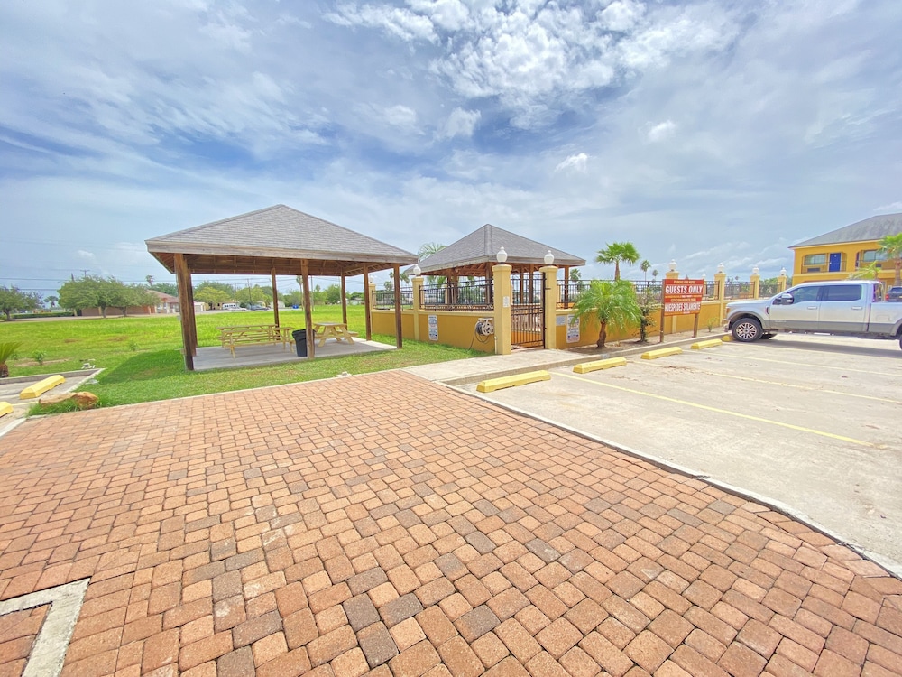 Weslaco Inn by Capital O Near Mercedes - photo 43