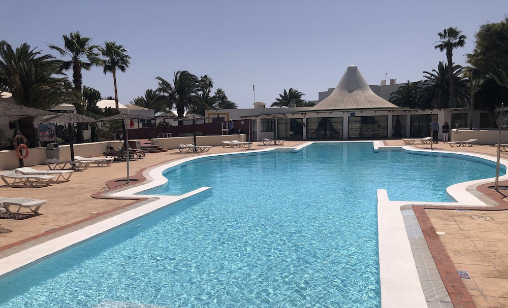 Suri Costa Teguise — hotel in Teguise