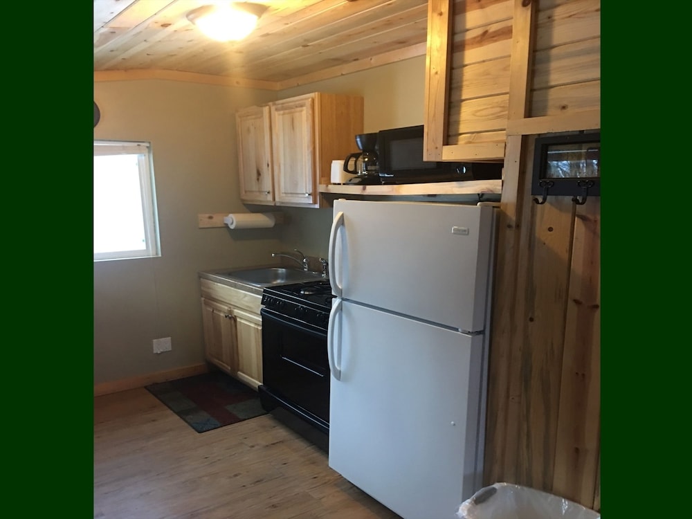 Lakeside Resort and Motel - photo 22