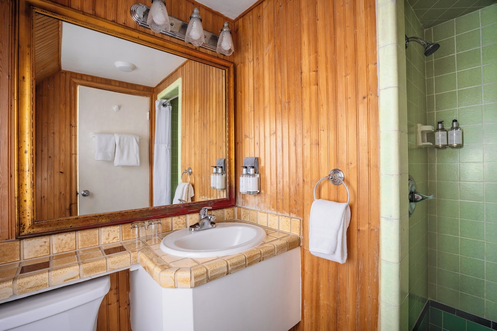 Carmel Fireplace Inn - photo 18