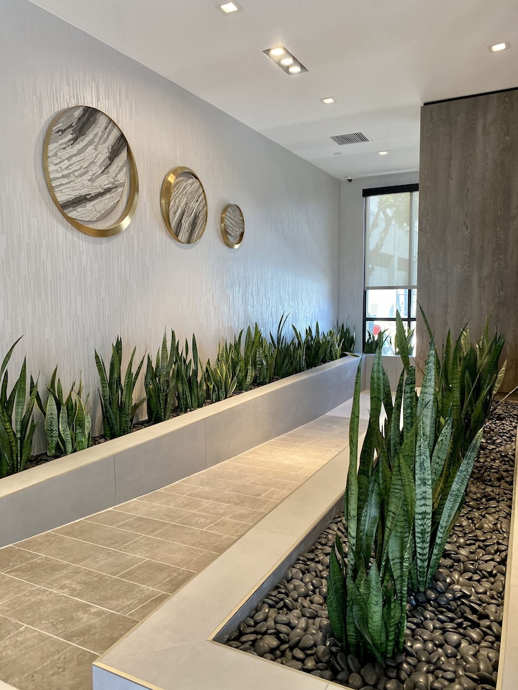 DoubleTree by Hilton San Francisco South Airport Blvd - photo 2