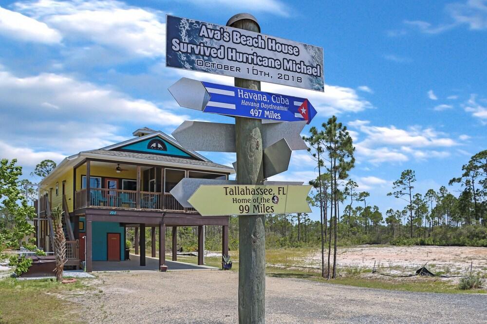 Dolphin Daze by Pristine Properties Vacation Rentals — 4-Star Luxury Hotel in Port Saint Joe, United States