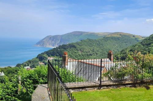 Pet friendly cottage in Exmoor w great sea views — 4-Star Luxury Hotel in Lynton, United Kingdom
