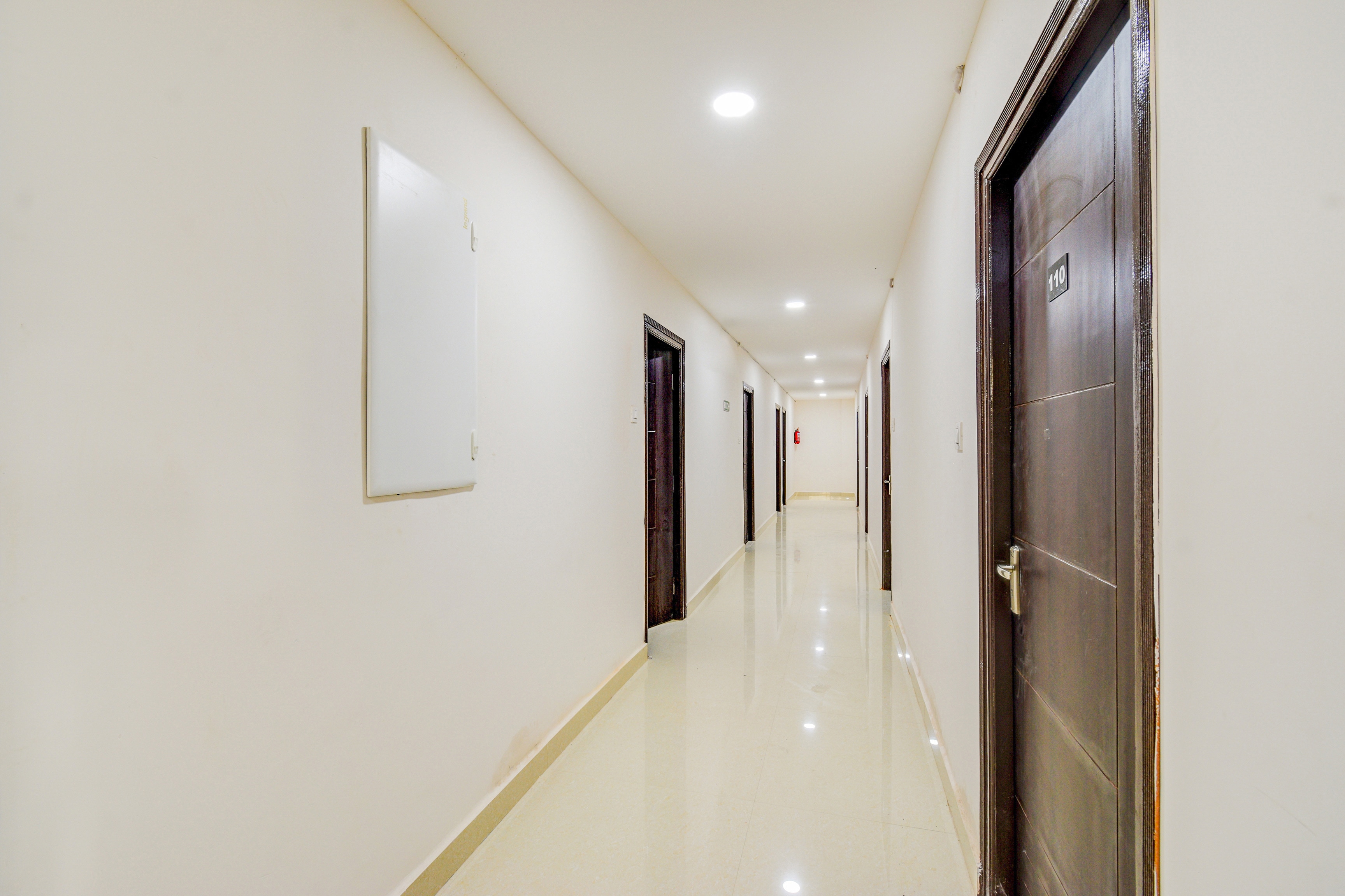 Super Townhouse Golden Temple Manikonda — 4-Star Luxury Hotel in Hyderabad, India