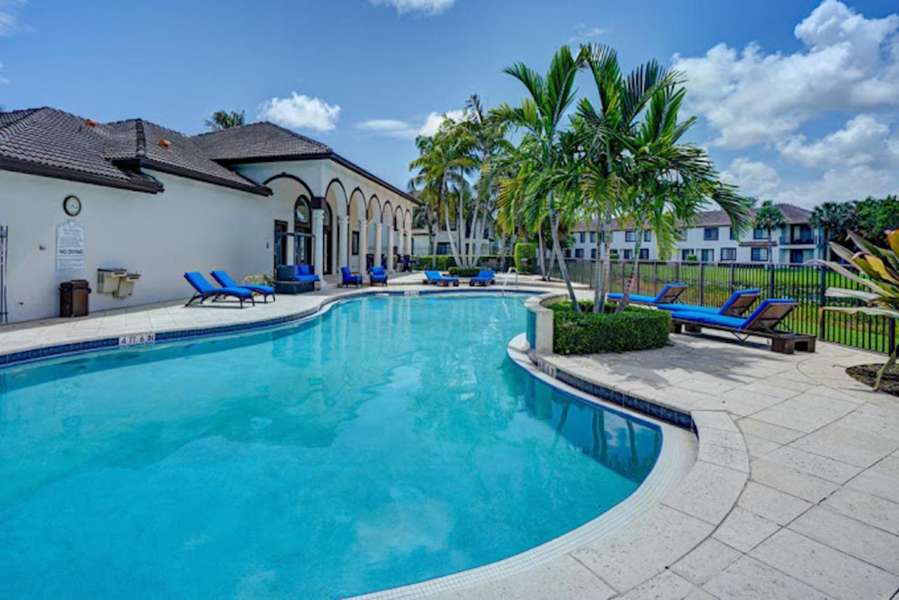 Newly renovated Townhome with King bed — 4-Star Luxury Hotel in Delray Beach, United States