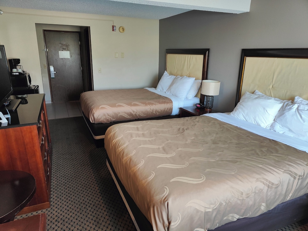 Roosevelt Hotel — Williston — photo 4
