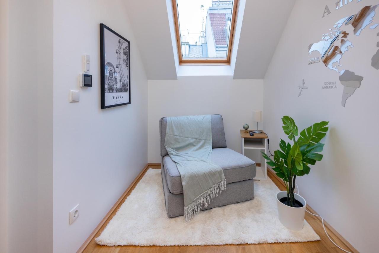 Rooftop cozy apartment near innerstadt with AC — 4-Star Luxury Hotel in Vienna, Austria