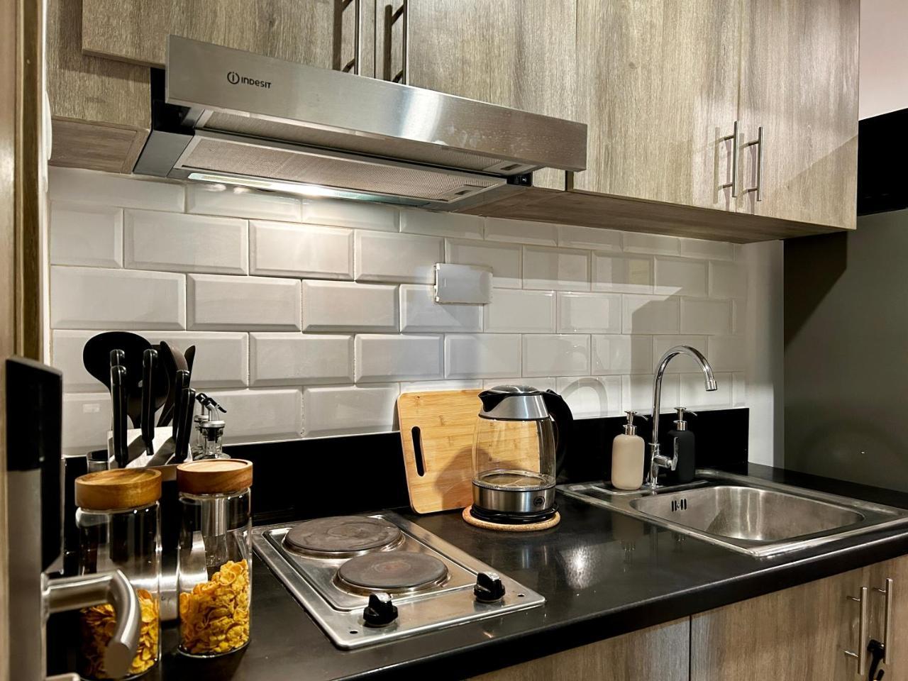 Evan Suite S Residences T1 — 4-Star Luxury Hotel in Manila, Philippines
