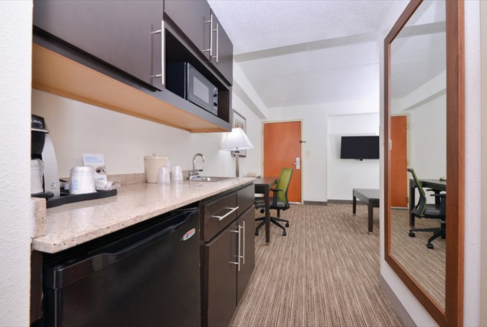 Holiday Inn Express Hotel & Suites Mooresville Lake Norman by IHG - photo 15