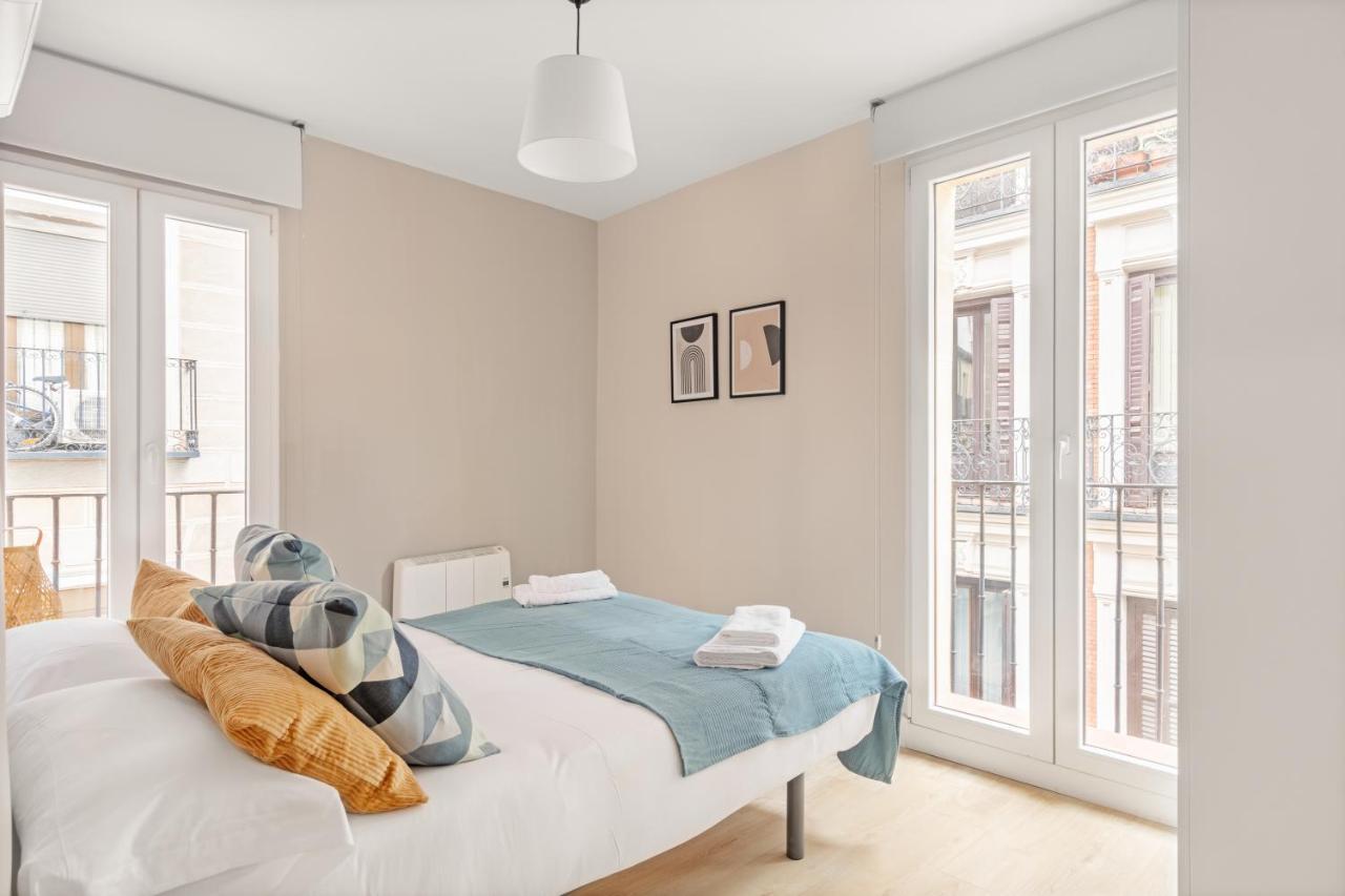2 Bedrooms 1 Bathroom Furnished las Letras Bright Mintystay Madrid hotel