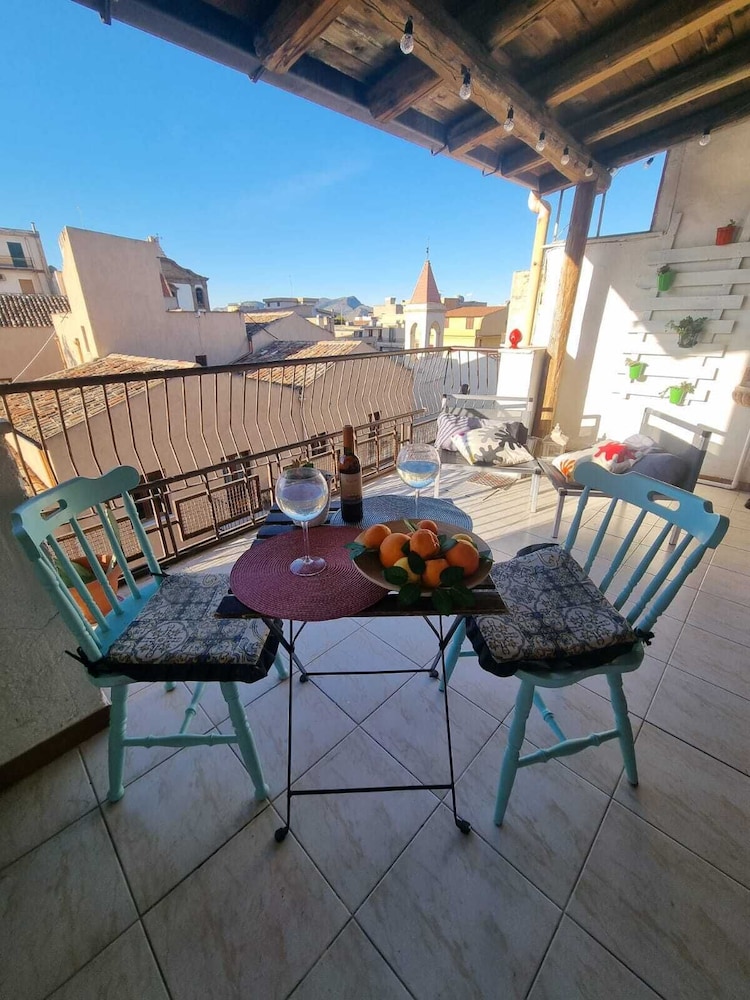 La Gorgone city center apartments — 4-Star Luxury Hotel in Casteldaccia, Italy