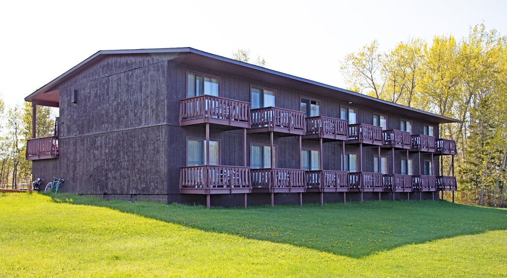 Lake Fanny Hooe Resort 2 Bed With Balcony #12 1 Bedroom Hotel Room by RedAwning - photo 33