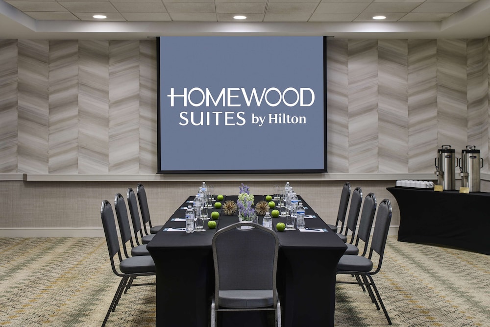 Homewood Suites by Hilton Anchorage - photo 42