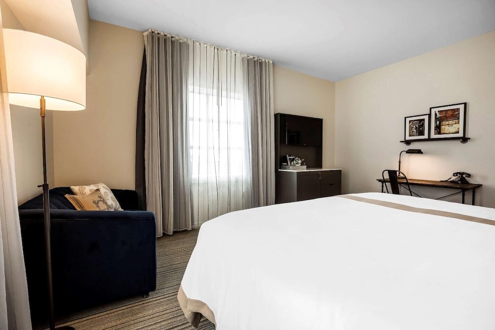 enVision Hotel Boston Everett - photo 10