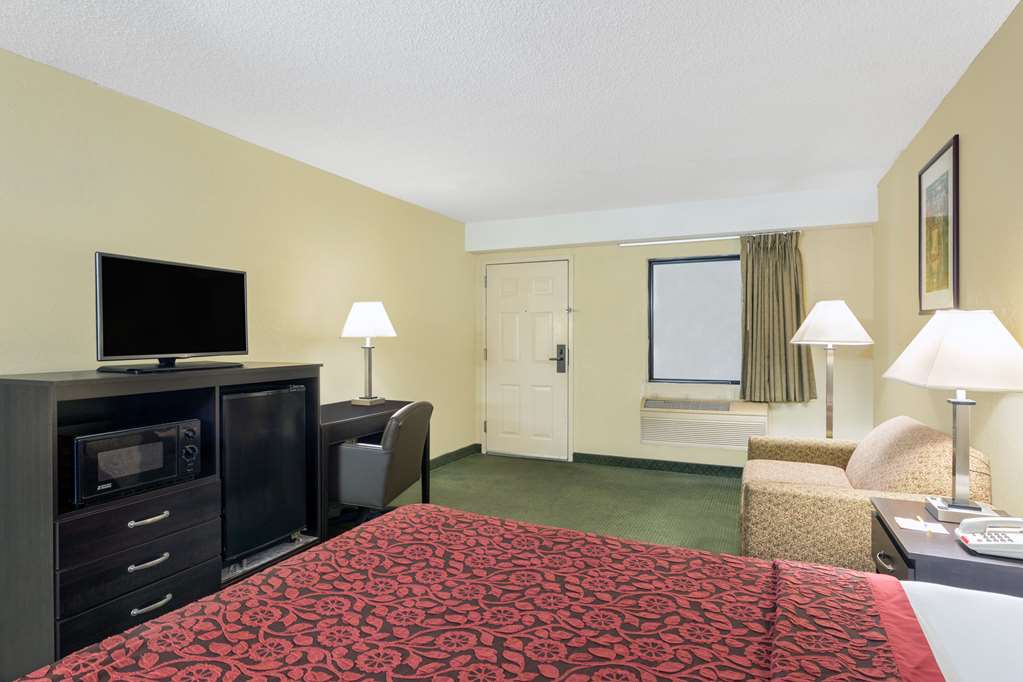 Days Inn and Suites Airport Columbia - photo 8
