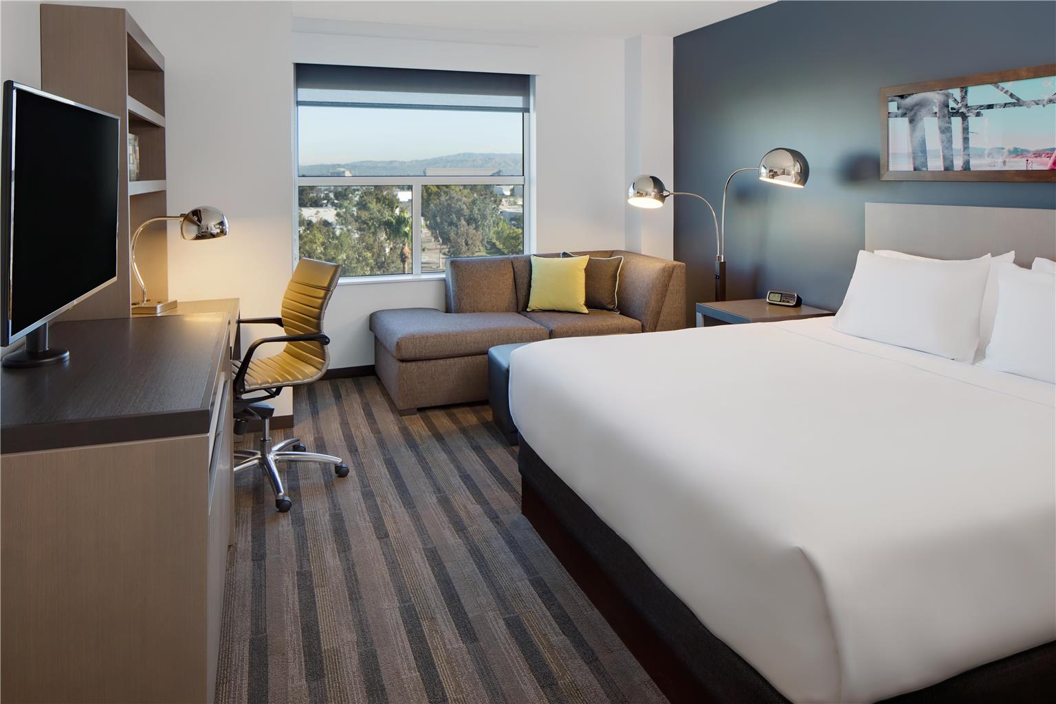 Hyatt House Irvine John Wayne Airport - photo 2