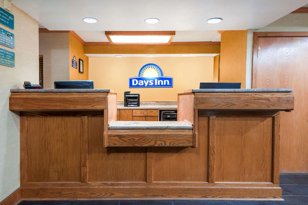 Days Inn by Wyndham Pittsburgh Harmarville - photo 4