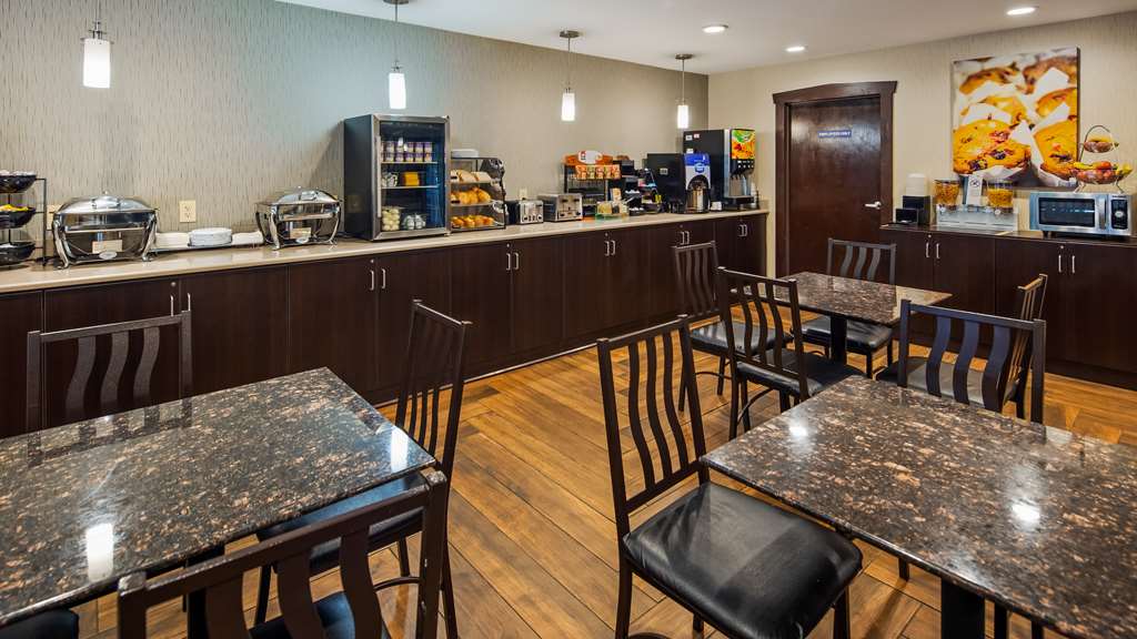 Best Western Crown Inn & Suites - photo 4