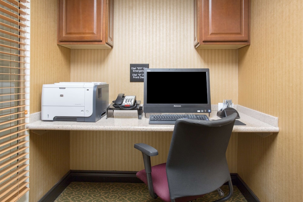 Hampton Inn Santa Rosa - photo 21