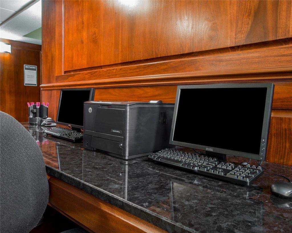 Comfort Suites Outlet Center - photo 26