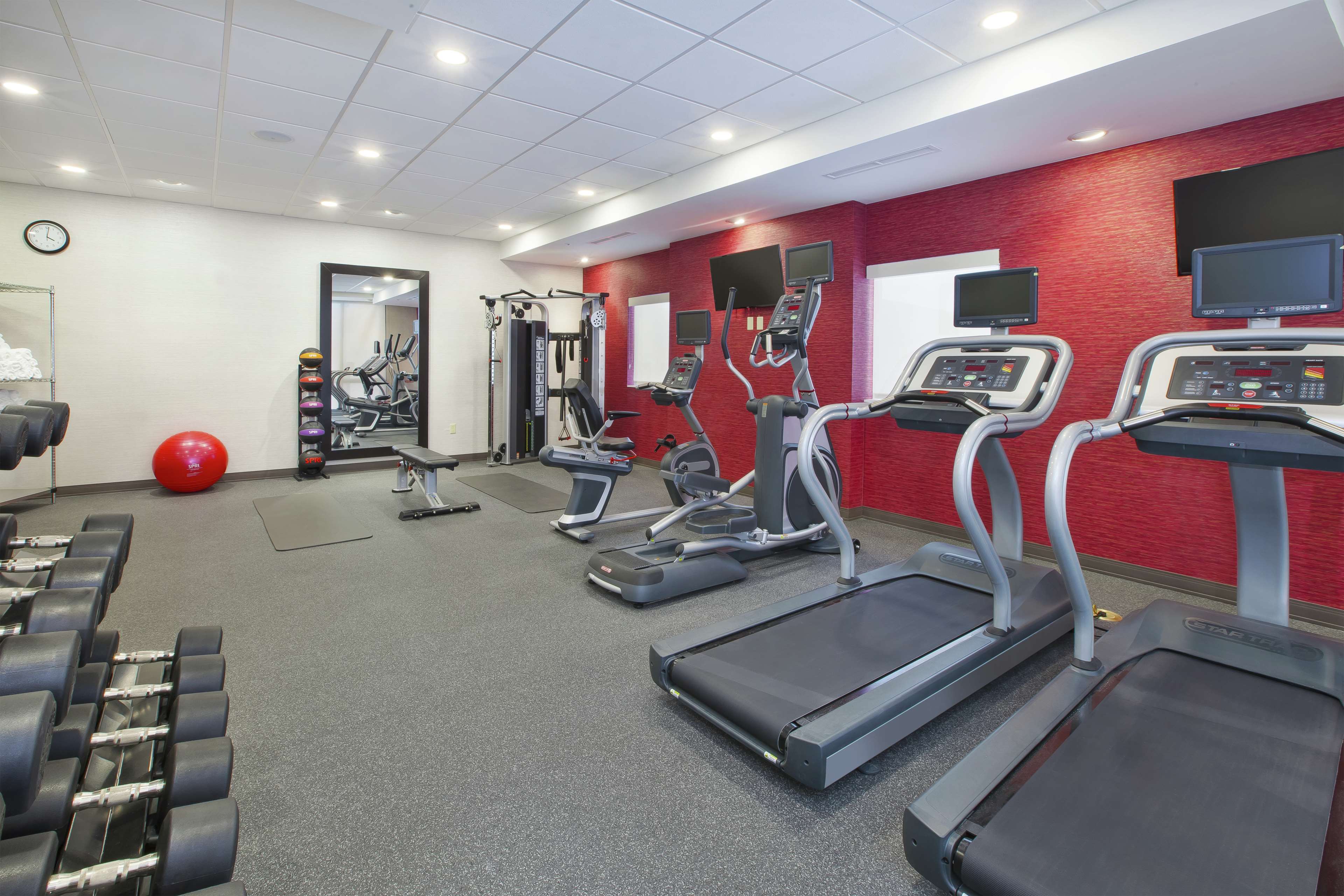 Home2 Suites by Hilton Holland - photo 10