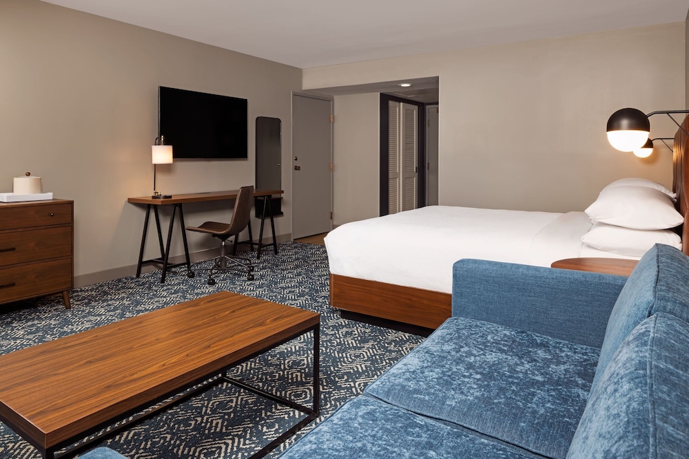 Four Points by Sheraton Bakersfield - photo 17