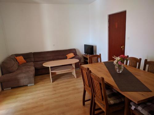 Apartments Kuzman