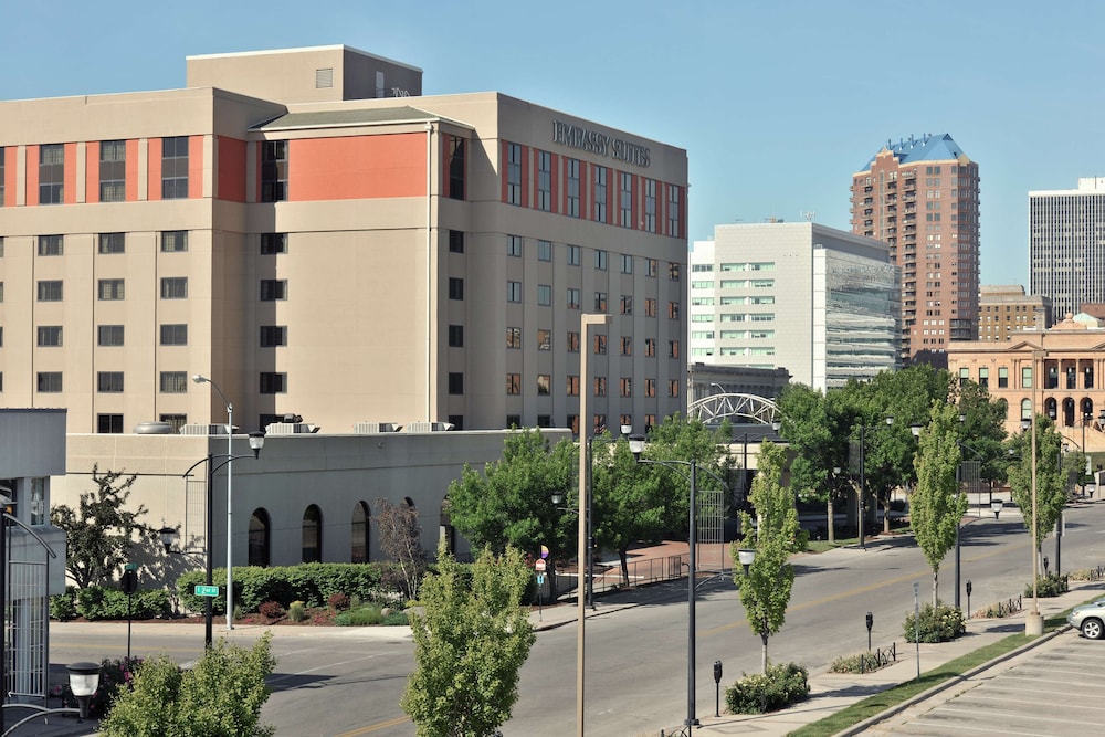 Embassy Suites Hotel Des Moines Downtown - photo 55