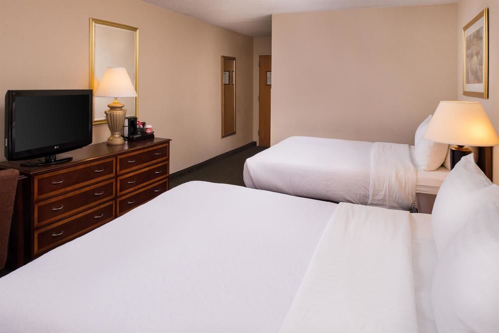Ramada Plaza Rochester Airport - photo 92