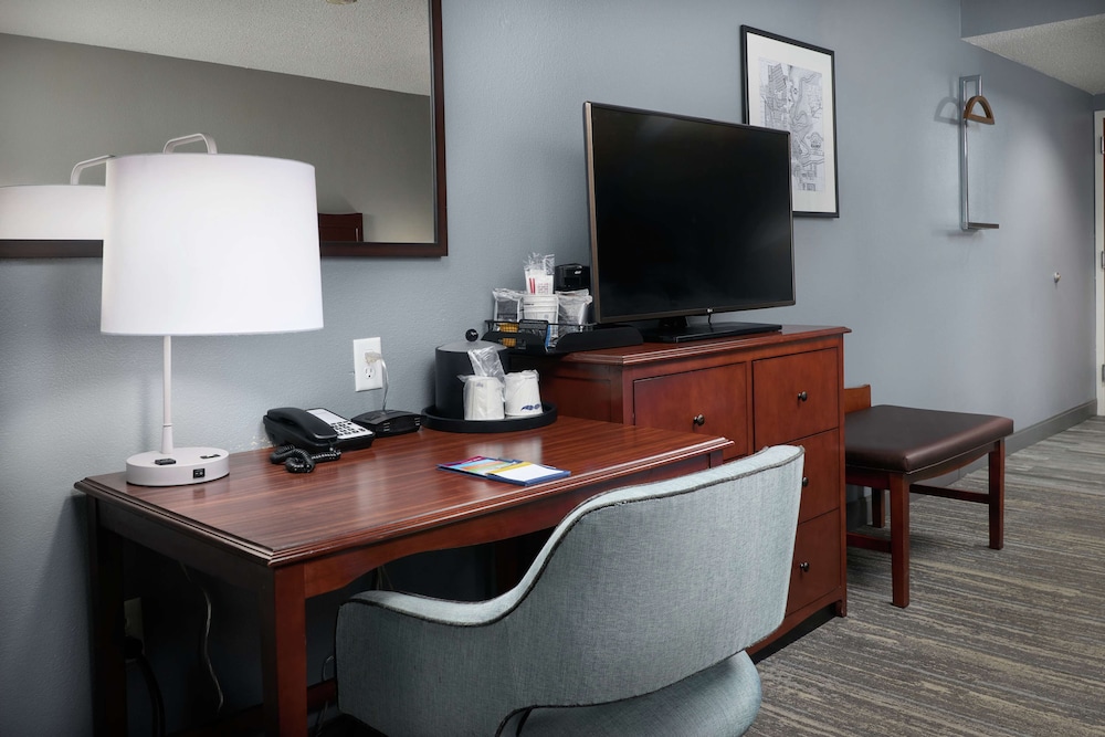 Hampton Inn Beaumont - photo 11