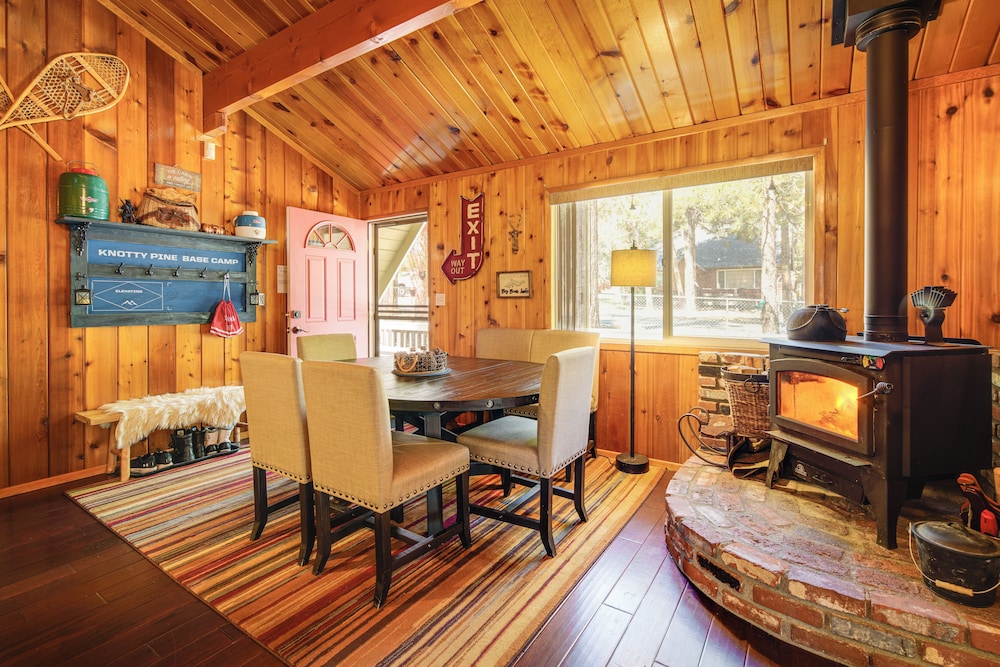 5 Mi To Big Bear Lake Pet Friendly Gem Near Hikes — Big Bear City